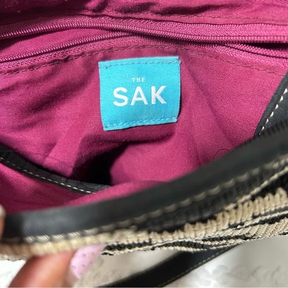 The SAK Shoulder Bag Purse Knitted Adjustable Straps Zip Top Cream Black - Picture 8 of 13